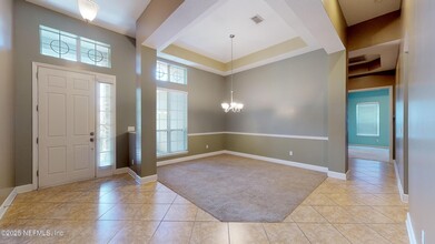5995 Shadehill Rd in Jacksonville, FL - Foto de edificio - Building Photo