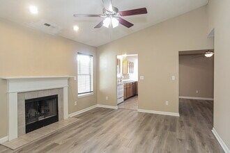 9743 Centennial Ct in Avon, IN - Building Photo - Building Photo