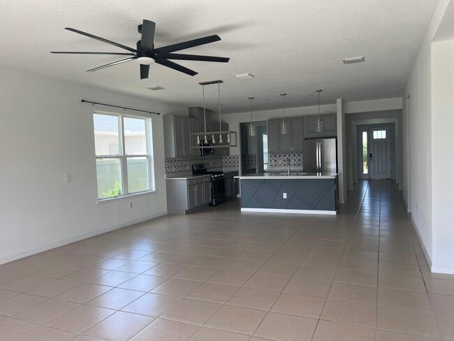 5115 Los Robles Ct in Palmetto, FL - Building Photo - Building Photo
