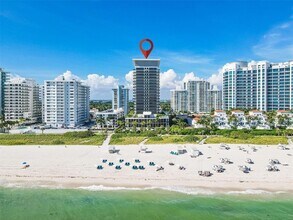 5875 Collins Ave, Unit 1704 in Miami Beach, FL - Building Photo - Building Photo