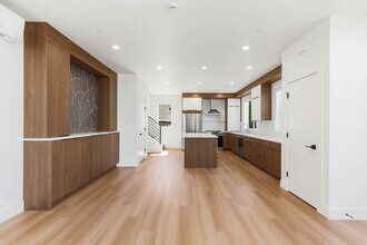 108 6th St South in Kirkland, WA - Building Photo - Building Photo