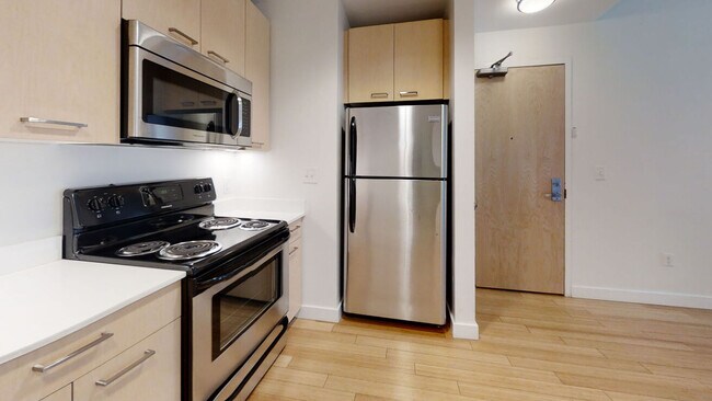 350 Newbury St, Unit PH-05