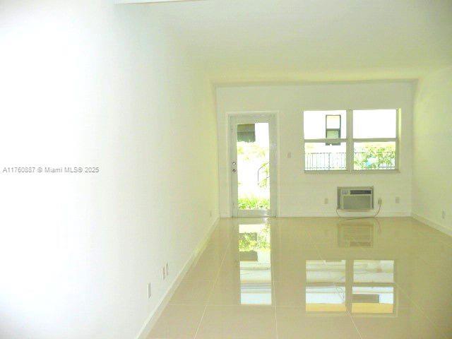 6944 Byron Ave in Miami Beach, FL - Building Photo