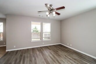 1303 Sunny Meadows Loop in Georgetown, TX - Building Photo - Building Photo