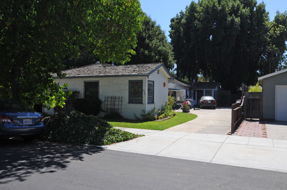 657-667 Mercy St in Mountain View, CA - Building Photo