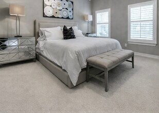 2448 Worthington St in Dallas, TX - Foto de edificio - Building Photo