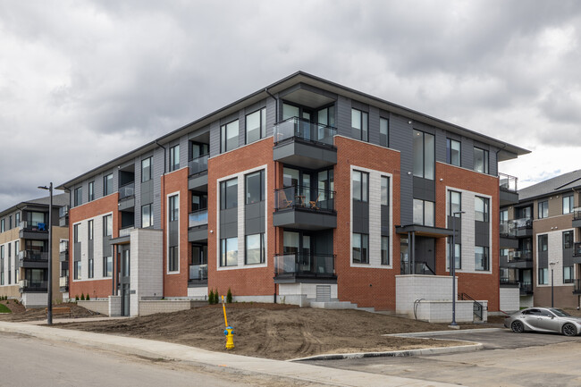 Wateridge Village Luxury Rentals in Ottawa, ON - Building Photo - Building Photo