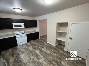 214 W Russell St in Sioux Falls, SD - Building Photo - Building Photo