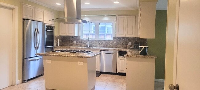 925 Flying Fish St in Foster City, CA - Building Photo - Building Photo