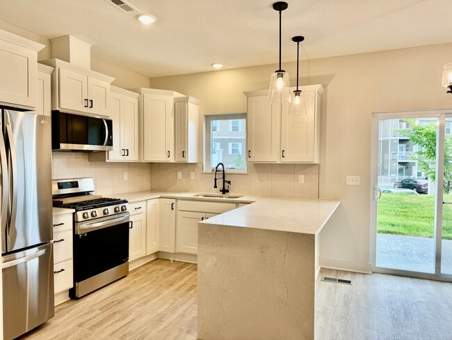 22912 W 72nd Ter in Shawnee, KS - Foto de edificio - Building Photo