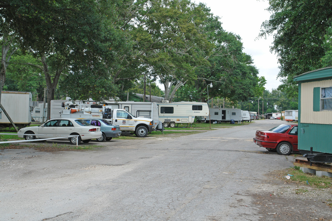 CIRCLE TRAILER PARK in Beaumont, TX - Building Photo