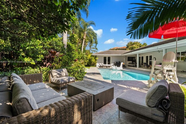 8234 SW 60th Ct in South Miami, FL - Building Photo - Building Photo