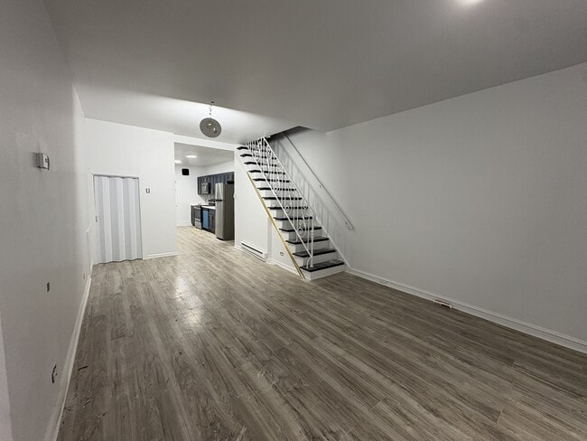 2062 E Stella St in Philadelphia, PA - Building Photo - Building Photo