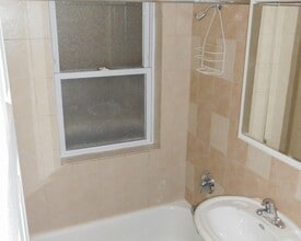 5133 N Wolcott Ave, Unit 1A in Chicago, IL - Building Photo - Building Photo