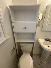 1444 S Ogden Dr, Unit Studio Granny Unit in Los Angeles, CA - Foto de edificio - Building Photo