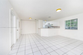 6768 NW 182nd St in Hialeah, FL - Building Photo - Building Photo