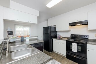 Hidden Village in Gainesville, FL - Foto de edificio - Building Photo