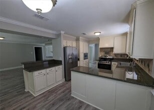 6026 Warm Springs Rd in Houston, TX - Building Photo - Building Photo