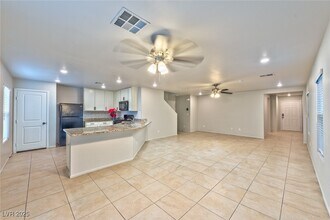 9130 Cocowoods Pl in Las Vegas, NV - Building Photo - Building Photo