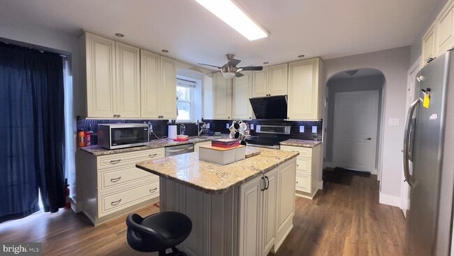219 Holstein Rd in King of Prussia, PA - Building Photo - Building Photo