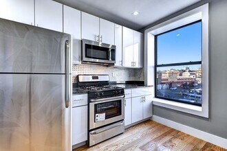 403-405 W 205th St in New York, NY - Building Photo - Building Photo