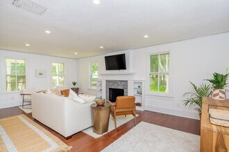68 Buell Ln in East Hampton, NY - Foto de edificio - Building Photo