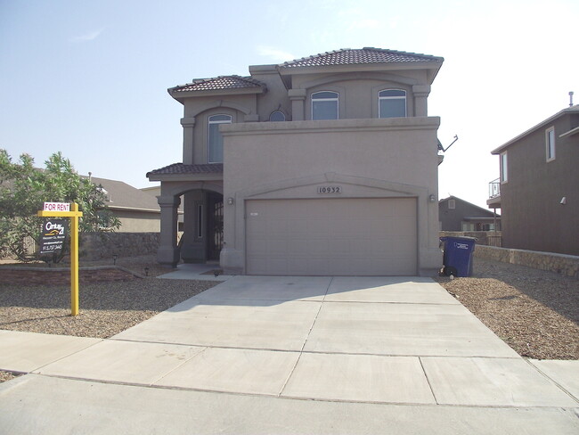 10932 Ray Mena Ln