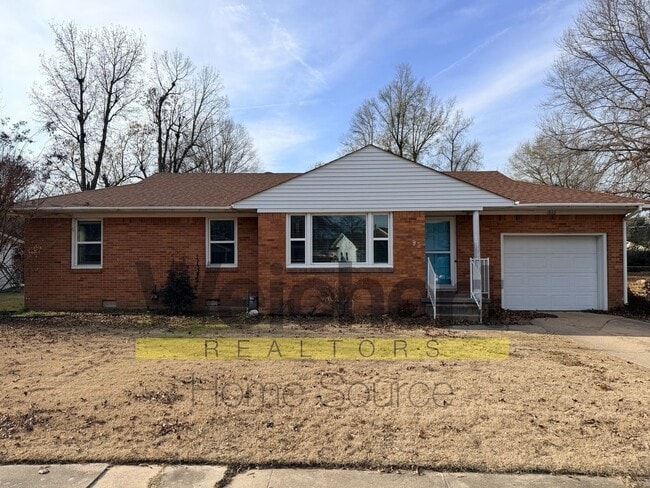 property at 1932 Hillcrest Dr