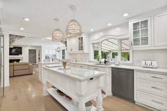 672 Rowland Rd in Fairfield, CT - Building Photo - Building Photo