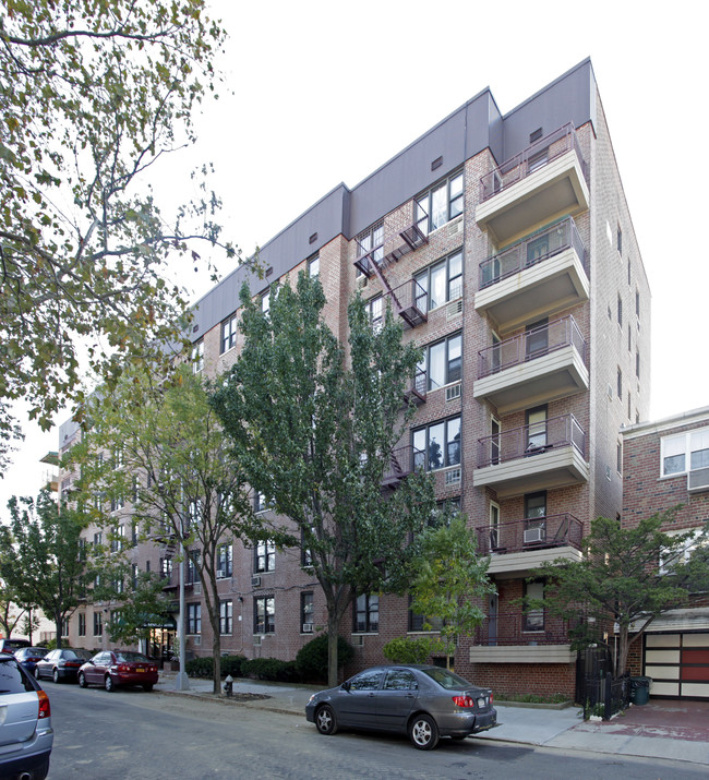 The Bentley Arms Apartments in Bronx, NY - Foto de edificio - Building Photo