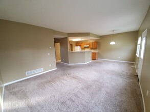 101 Courtright East Rd in Pickerington, OH - Building Photo - Building Photo