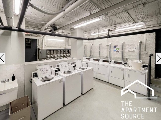 518 W Cornelia Ave, Unit 1 in Chicago, IL - Foto de edificio - Building Photo