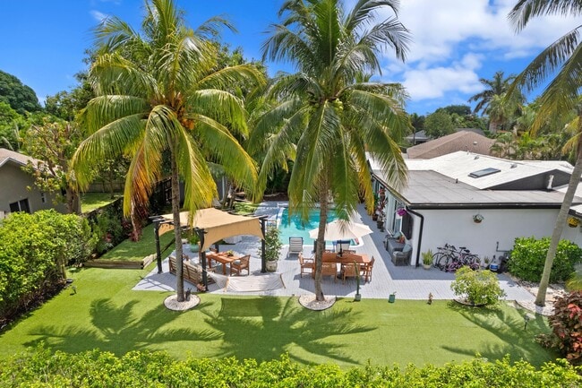 property at 199 N Country Club Blvd