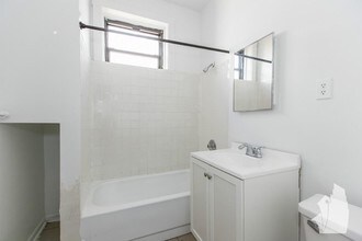 819 W Waveland Ave in Chicago, IL - Building Photo - Building Photo