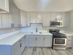 38502 Lemsford Ave in Palmdale, CA - Building Photo - Building Photo