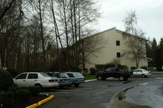 Wildwood in Lake Forest Park, WA - Building Photo - Building Photo