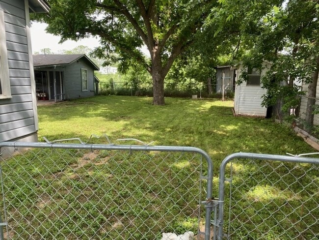 111 Zuehl in Schertz, TX - Building Photo - Building Photo