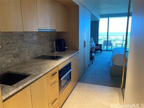 383 Kalaimoku St in Honolulu, HI - Building Photo - Building Photo