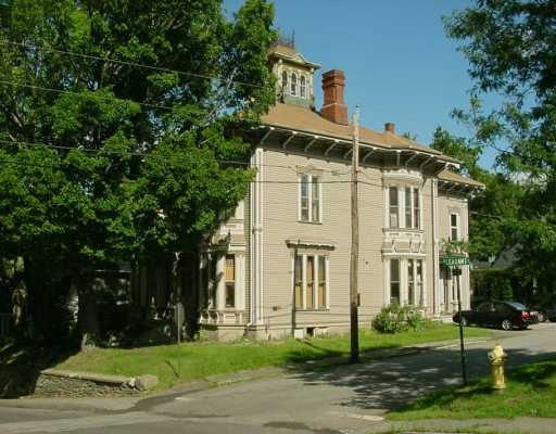 62 Church St in Gardiner, ME - Foto de edificio - Building Photo