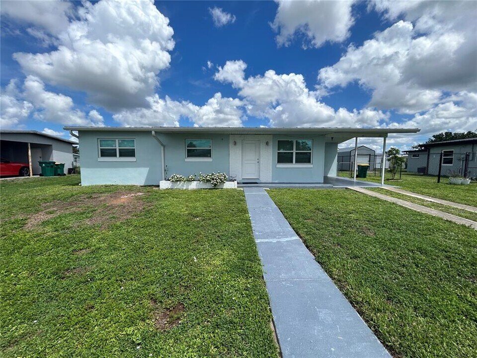 22214 Felton Ave in Port Charlotte, FL - Building Photo