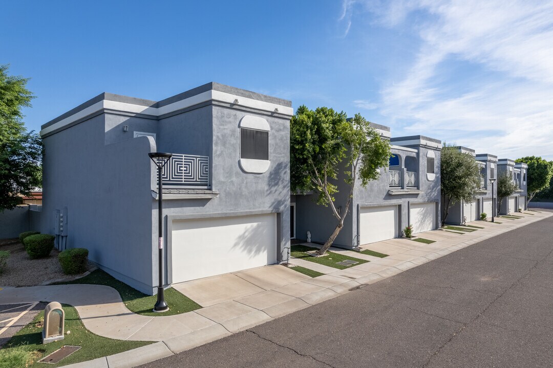 Metro 1 Townhomes in Phoenix, AZ - Foto de edificio