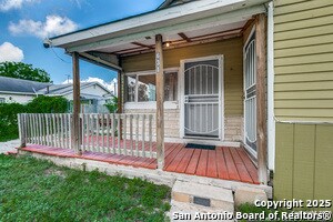 631 Rochambeau St in San Antonio, TX - Foto de edificio - Building Photo