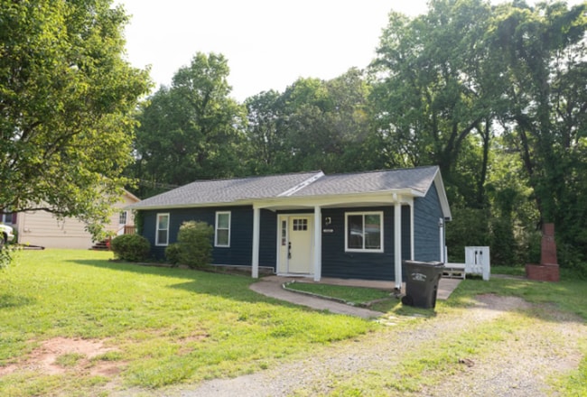 1643 Brown St in Winston-Salem, NC - Building Photo - Building Photo