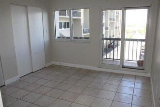 23223 Front Beach Rd-Unit -A-112 in Panama City Beach, FL - Foto de edificio - Building Photo