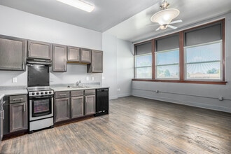 Dunbar Commons in Oklahoma City, OK - Building Photo - Interior Photo