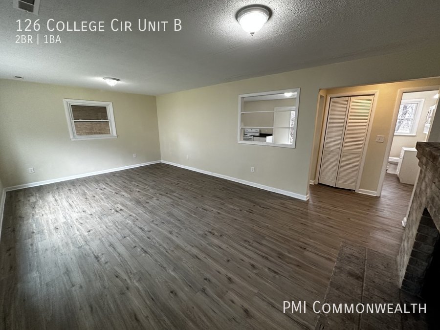 126 College Cir-Unit -B in Staunton, VA - Building Photo