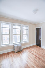 4055 W Melrose St, Unit #2N in Chicago, IL - Building Photo - Building Photo