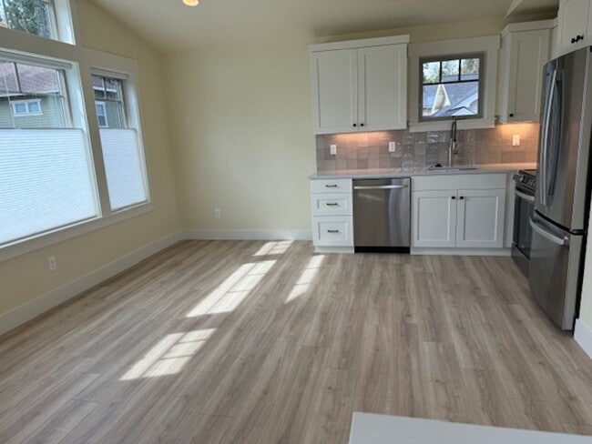 1574 NW Erin Ct in Bend, OR - Building Photo - Building Photo