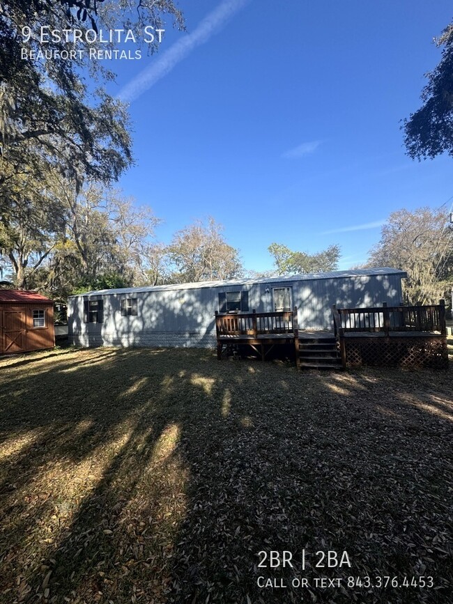 property at 9 Estrolita St
