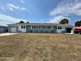 127 Moore Ave in Daytona Beach, FL - Building Photo